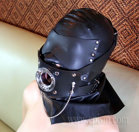 栓付きマスクと全頭マスクの組み合わせ